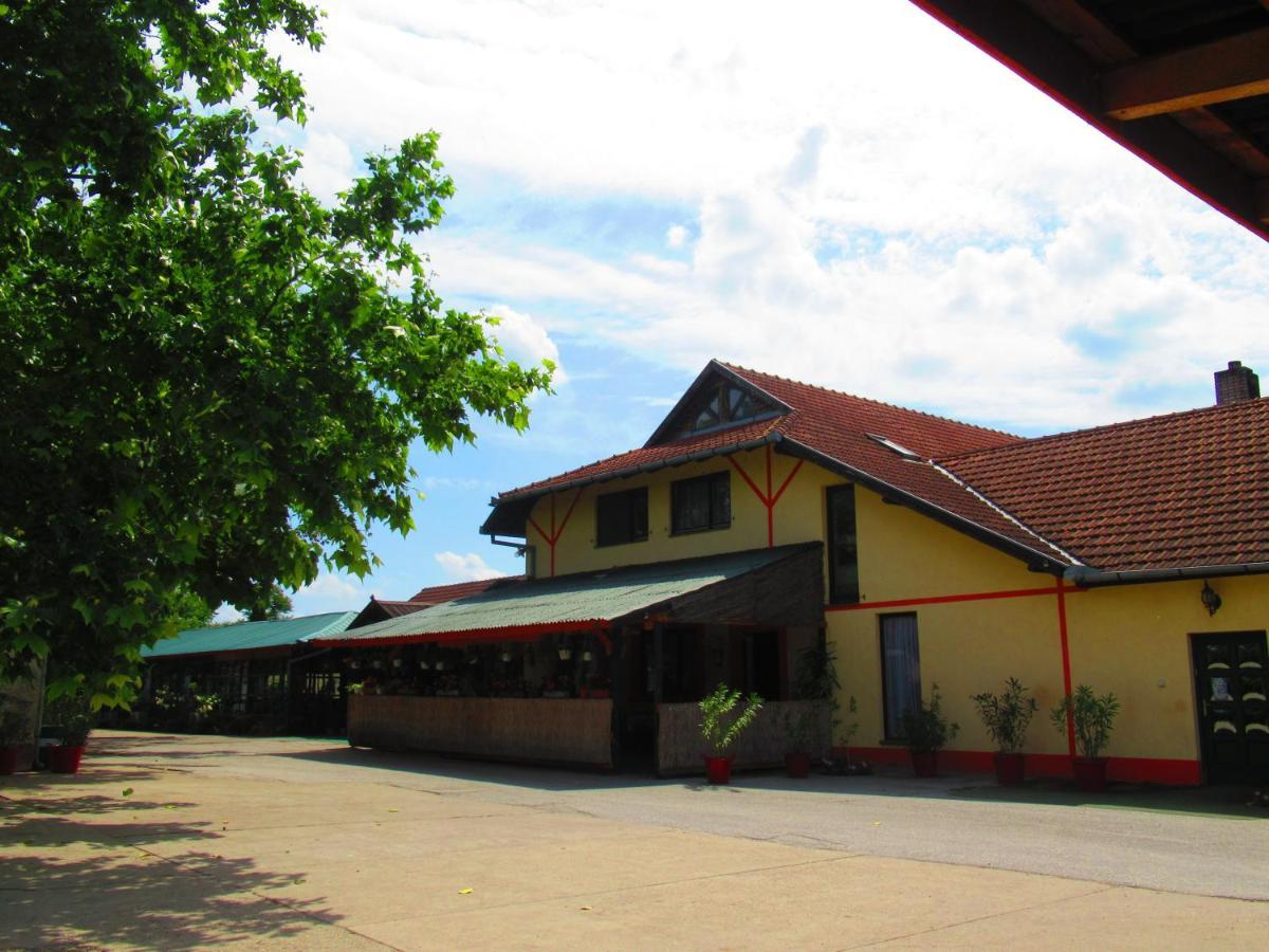 Fogado Hotel Palic Luaran gambar